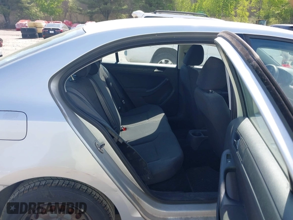 2012 Volkswagen Jetta S с VIN 3VW2K7AJ0CM310389, выставлен на аукционе IAAI как лот 42263766 с пробегом 159 706 миль миль и . История ставок и продаж доступна на DreamBid. Изображение 8.