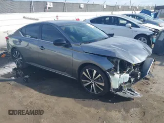 2020 Nissan Altima 2.5 SR with VIN 1N4BL4CV7LC260063, listed as a IAAI auction lot 41765219 with 83,847 mi miles. Bid and sale history available at carsss.com. Image 1.