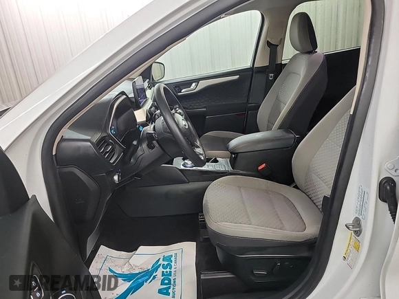2020 Ford Escape SE z VIN 1FMCU9G66LUB14805, wystawiony jako IAAI lot #42388285 z przebiegiem 50 819 mil mil oraz . Historia ofert i sprzedaży dostępna na DreamBid. Obrazek 4.