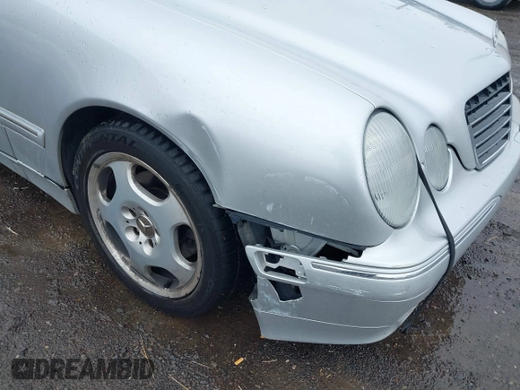 2002 Mercedes-Benz E 320 with VIN WDBJF70J22B488779, listed as a IAAI auction lot 41562240 with 209,590 mi miles and . Bid and sale history available at DreamBid. Image 6.