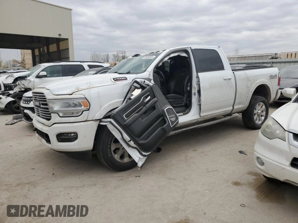 2020 Ram 2500 Laramie z VIN 3C6UR5FL1LG235410, wystawiony jako Copart lot #47436045 z przebiegiem 58 671 mil mil oraz Szkoda całkowita • Salvage title. Historia ofert i sprzedaży dostępna na DreamBid. Obrazek 1.