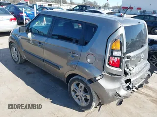 2011 Kia Soul + with VIN KNDJT2A23B7288341, listed as a IAAI auction lot 41722278 with 135,324 mi miles. Bid and sale history available at carsss.com. Image 3.