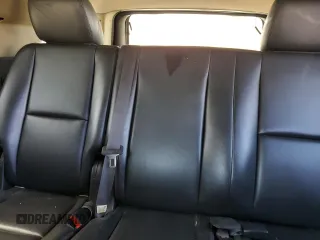 2008 GMC Yukon SLT 4SA z VIN 1GKFK13098R260463, wystawiony jako Copart lot #53386835 z przebiegiem Nie podano mil oraz Nie do naprawy • Non repairable. Historia ofert i sprzedaży dostępna na DreamBid. Obrazek 10.