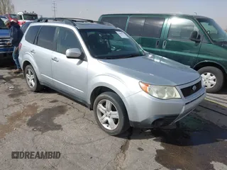2010 Subaru Forester 2.5X Premium with VIN JF2SH6CC8AG752162, listed as a IAAI auction lot 41806171 with 179,714 mi miles. Bid and sale history available at carsss.com. Image 1.