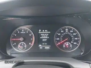 2024 Kia K5 GT-Line z VIN 5XXG64J29RG237148, wystawiony jako IAAI lot #41396574 z przebiegiem 22 926 mil mil oraz . Historia ofert i sprzedaży dostępna na DreamBid. Obrazek 7.