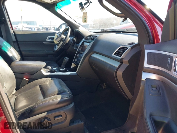 2013 Ford Explorer XLT with VIN 1FM5K8D87DGC28682, listed as a IAAI auction lot 41737279 with 219,711 mi miles and . Bid and sale history available at carsss.com. Image 5.