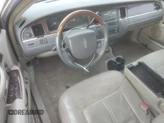 2006 Lincoln Town Car Signature Limited z VIN 1LNHM82V26Y632499, wystawiony jako Copart lot #47614885 z przebiegiem 99 009 mil mil oraz Szkody całkowita. Historia ofert i sprzedaży dostępna na DreamBid. Obrazek 8.
