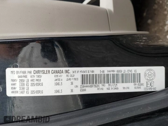2008 Dodge Grand Caravan SE z VIN 2D8HN44H08R796201, wystawiony jako Copart lot #56981925 z przebiegiem 268 007 mil mil oraz Czysty tytuł • Clean title. Historia ofert i sprzedaży dostępna na DreamBid. Obrazek 14.