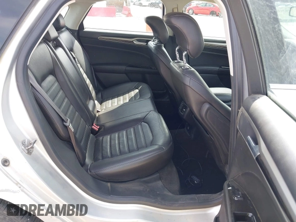 2013 Ford Fusion SE with VIN 3FA6P0HR6DR247396, listed as a IAAI auction lot 41925395 with 111,230 mi miles. Bid and sale history available at carsss.com. Image 8.