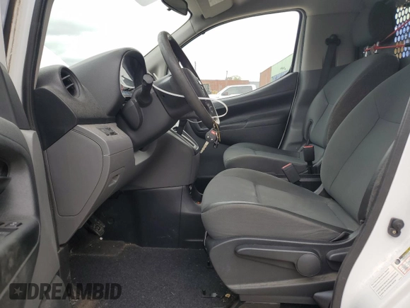 2014 Nissan NV200 S z VIN 3N6CM0KN3EK700375, wystawiony jako Copart lot #57416565 z przebiegiem 67 564 mil mil oraz Szkoda całkowita • Salvage title. Historia ofert i sprzedaży dostępna na DreamBid. Obrazek 7.