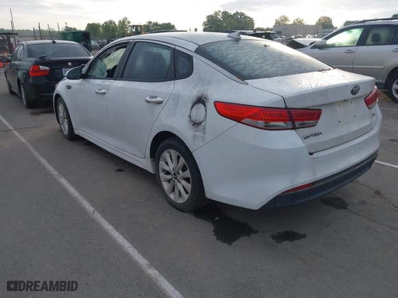 2016 Kia Optima EX with VIN 5XXGU4L38GG008436, listed as a IAAI auction lot 42094498 with 134,781 mi miles. Bid and sale history available at carsss.com. Image 3.