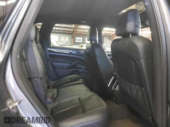 2012 Porsche Cayenne S с VIN WP1AB2A21CLA47534, выставлен на аукционе Copart как лот 53674765 с пробегом 186 417 миль миль и Чистый • Clean title. История ставок и продаж доступна на DreamBid. Изображение 11.