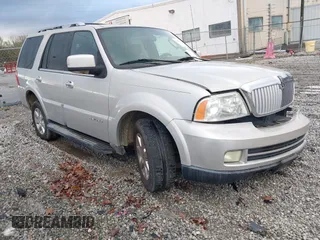 2006 Lincoln Navigator Luxury with VIN 5LMFU27586LJ09074, listed as a IAAI auction lot 41566105 with 266,395 mi miles. Bid and sale history available at carsss.com. Image 1.