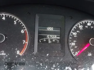 2014 Volkswagen Jetta S z VIN 3VW2K7AJXEM335027, wystawiony jako IAAI lot #41238282 z przebiegiem 157 568 mil mil oraz . Historia ofert i sprzedaży dostępna na DreamBid. Obrazek 7.