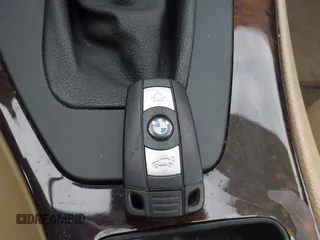 2008 BMW 3 Series 328xi with VIN WBAVC93568K036071, listed as a IAAI auction lot 41854451 with 134,735 mi miles. Bid and sale history available at carsss.com. Image 11.