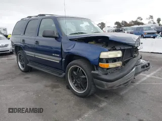 2002 Chevrolet Tahoe LS with VIN 1GNEC13T72R310953, listed as a IAAI auction lot 41781561 with 190,191 mi miles. Bid and sale history available at carsss.com. Image 1.