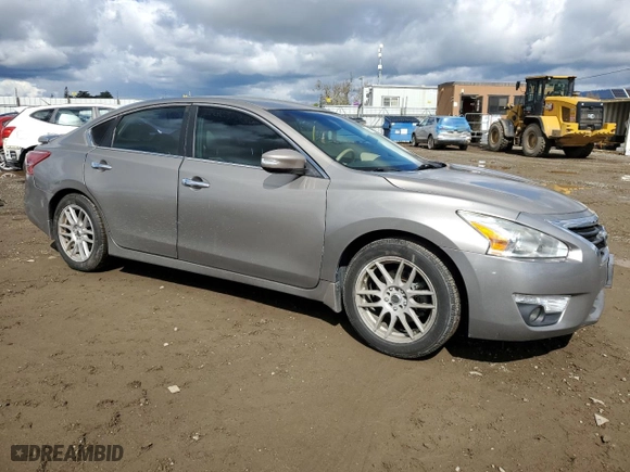 2013 Nissan Altima 2.5 SV with VIN 1N4AL3AP5DN583415, listed as a Copart auction lot 47461345 with 41,900 mi miles and Salvage Title. Bid and sale history available at carsss.com. Image 4.