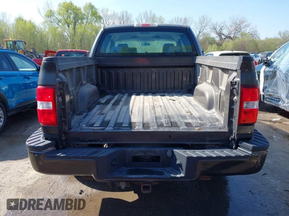2006 Ford F-150 STX z VIN 1FTRX02W56KB40160, wystawiony jako IAAI lot #41992886 z przebiegiem 107 910 mil mil oraz . Historia ofert i sprzedaży dostępna na DreamBid. Obrazek 16.