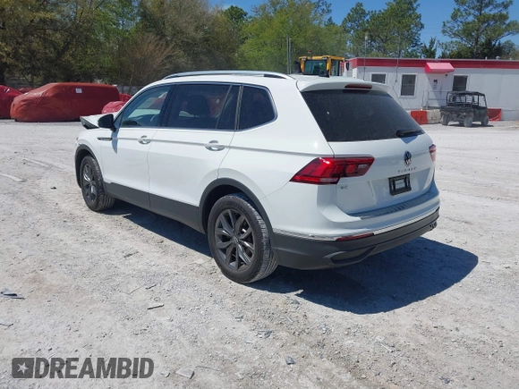 2024 Volkswagen Tiguan SE with VIN 3VVNB7AX2RM022579, listed as a IAAI auction lot 41819850 with 8,651 mi miles and . Bid and sale history available at DreamBid. Image 3.