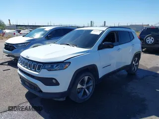 2022 Jeep Compass Latitude with VIN 3C4NJCBB3NT202358, listed as a IAAI auction lot 40755276 with 24,073 mi miles and . Bid and sale history available at carsss.com. Image 18.