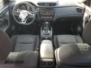 2020 Nissan Rogue S z VIN JN8AT2MV6LW143005, wystawiony jako Copart lot #52551965 z przebiegiem 113 757 mil mil oraz Szkoda całkowita • Salvage title. Historia ofert i sprzedaży dostępna na DreamBid. Obrazek 8.