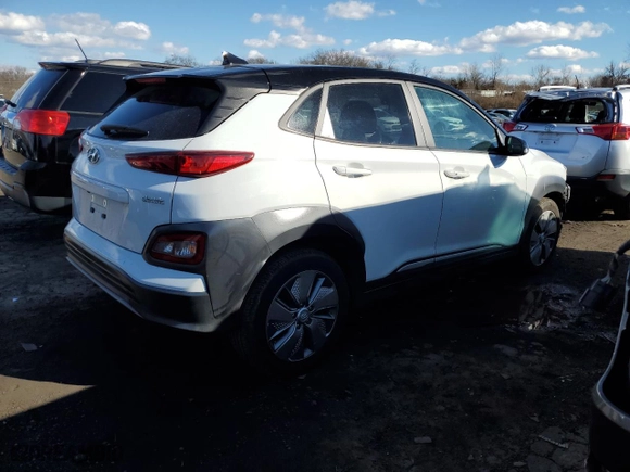 2021 Hyundai Kona Electric SEL with VIN KM8K23AG7MU111090, listed as a Copart auction lot 48028725 with 64,484 mi miles and Salvage Title. Bid and sale history available at carsss.com. Image 3.