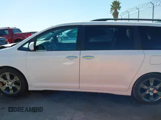 2016 Toyota Sienna SE с VIN 5TDXK3DC0GS702003, выставлен на аукционе IAAI как лот 41957604 с пробегом 41 409 миль миль и . История ставок и продаж доступна на DreamBid. Изображение 15.