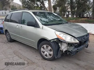 2007 Toyota Sienna CE with VIN 5TDZK23C27S070870, listed as a IAAI auction lot 42039359 with 331,934 mi miles and . Bid and sale history available at carsss.com. Image 1.