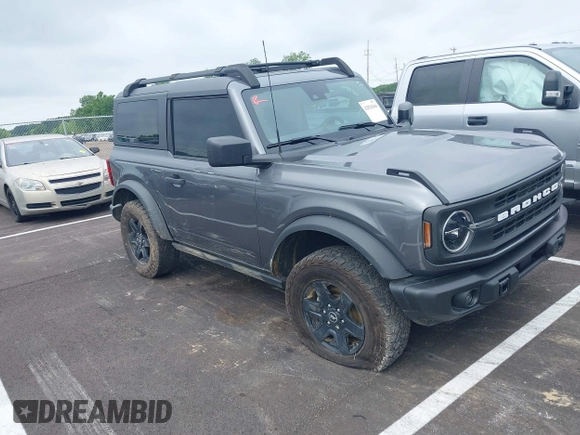 2023 Ford Bronco with VIN 1FMDE5CH8PLB04693, listed as a IAAI auction lot 42524166 with 40,582 mi miles and . Bid and sale history available at DreamBid. Image 1.