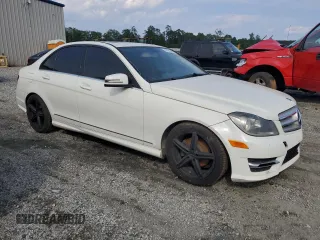 2012 Mercedes-Benz C 300 Sport z VIN WDDGF8BB1CA601416, wystawiony jako Copart lot #60269945 z przebiegiem 195 941 mil mil oraz Czysty tytuł • Clean title. Historia ofert i sprzedaży dostępna na DreamBid. Obrazek 4.