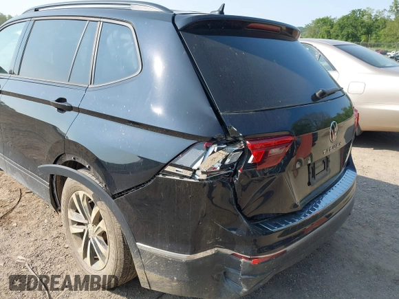 2024 Volkswagen Tiguan S с VIN 3VVFB7AX0RM048747, выставлен на аукционе IAAI как лот 42392509 с пробегом 9 130 миль миль и . История ставок и продаж доступна на DreamBid. Изображение 18.