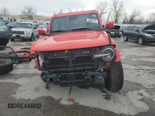 2023 Ford Bronco z VIN 1FMDE5AHXPLC15412, wystawiony jako Copart lot #50881875 z przebiegiem 437 mil mil oraz Szkoda całkowita • Salvage title. Historia ofert i sprzedaży dostępna na DreamBid. Obrazek 5.
