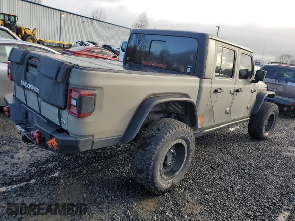 2020 Jeep Gladiator Overland with VIN 1C6HJTFG8LL147702, listed as a Copart auction lot 48613135 with 159,558 mi miles and Clean title. Bid and sale history available at DreamBid. Image 3.