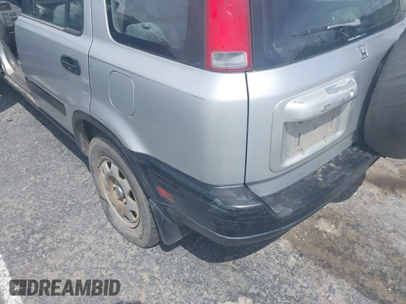 1998 Honda CR-V LX with VIN JHLRD1849WC037776, listed as a IAAI auction lot 41906738 with 265,265 mi miles. Bid and sale history available at carsss.com. Image 6.
