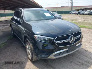 2023 Mercedes-Benz GLC 300 z VIN W1NKM4HB8PU033947, wystawiony jako IAAI lot #41929997 z przebiegiem Nie podano mil oraz . Historia ofert i sprzedaży dostępna na DreamBid. Obrazek 1.