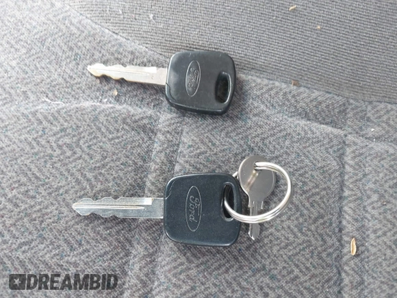 2000 Ford Explorer XLS с VIN 1FMZU72X2YUB64879, выставлен на аукционе IAAI как лот 42333278 с пробегом 169 693 миль миль и . История ставок и продаж доступна на DreamBid. Изображение 11.