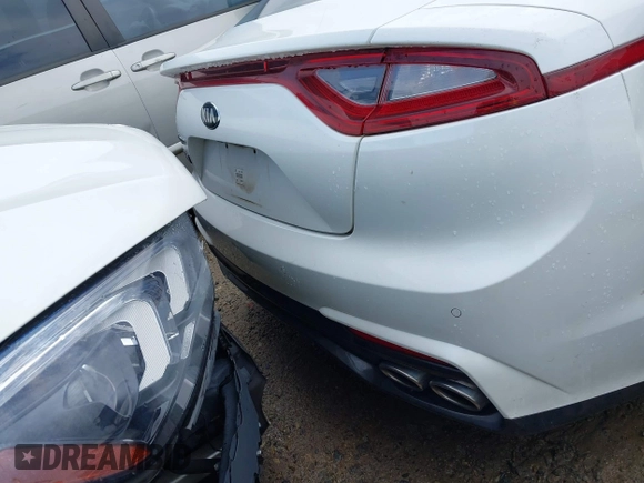 2018 Kia Stinger with VIN KNAE15LA1J6029913, listed as a IAAI auction lot 41477274 with 105,479 mi miles. Bid and sale history available at carsss.com. Image 16.