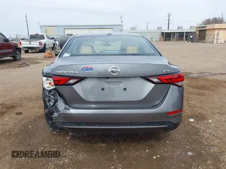 2020 Nissan Sentra SV with VIN 3N1AB8CV6LY216243, listed as a IAAI auction lot 41590560 with 33,071 mi miles. Bid and sale history available at carsss.com. Image 17.