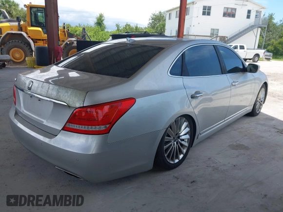 2014 Hyundai Equus Signature with VIN KMHGH4JH4EU073743, listed as a IAAI auction lot 42620941 with Not provided miles and . Bid and sale history available at DreamBid. Image 4.