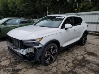 2020 Volvo XC40 Momentum with VIN YV4162UK0L2324064, listed as a Copart auction lot 63430203 with 13,931 mi miles. Bid and sale history available at carsss.com. Image 1.