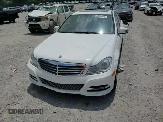 2013 Mercedes-Benz C 300 Sport с VIN WDDGF8AB8DG146385, выставлен на аукционе Copart как лот 60044345 с пробегом 86 768 миль миль и Чистый • Clean title. История ставок и продаж доступна на DreamBid. Изображение 14.