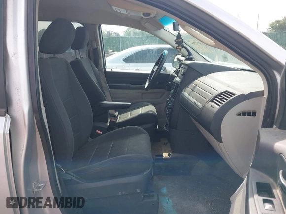2008 Dodge Grand Caravan SE z VIN 1D8HN44H98B138469, wystawiony jako IAAI lot #42373055 z przebiegiem 149 399 mil mil oraz . Historia ofert i sprzedaży dostępna na DreamBid. Obrazek 5.