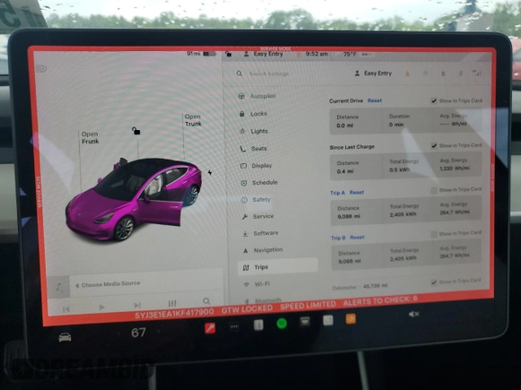 2019 Tesla Model 3 Mid Range z VIN 5YJ3E1EA1KF417900, wystawiony jako Copart lot #55310265 z przebiegiem 45 739 mil mil oraz Szkoda całkowita • Salvage title. Historia ofert i sprzedaży dostępna na DreamBid. Obrazek 9.