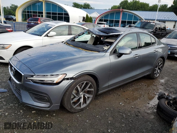 2020 Volvo S60 Momentum with VIN 7JRA22TK5LG066497, listed as a Copart auction lot 63105214 with 21,398 mi miles and Salvage Title. Bid and sale history available at carsss.com. Image 1.