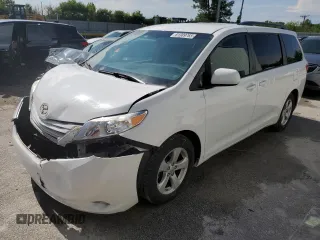 2017 Toyota Sienna LE Auto Access Seat with VIN 5TDKZ3DC2HS839208, listed as a Copart auction lot 61389765 with 122,995 mi miles and Salvage title. Bid and sale history available at DreamBid. Image 1.