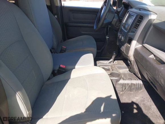 2018 Ram 2500 Tradesman with VIN 3C6UR5CJ1JG336382, listed as a IAAI auction lot 39077896 with 118,111 mi miles. Bid and sale history available at carsss.com. Image 5.