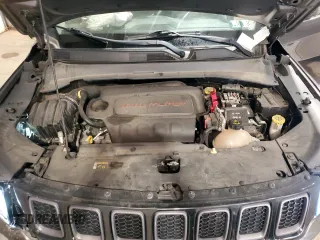 2020 Jeep Compass Trailhawk z VIN 3C4NJDDB1LT119074, wystawiony jako Copart lot #60255815 z przebiegiem 73 906 mil mil oraz Szkoda całkowita • Salvage title. Historia ofert i sprzedaży dostępna na DreamBid. Obrazek 12.