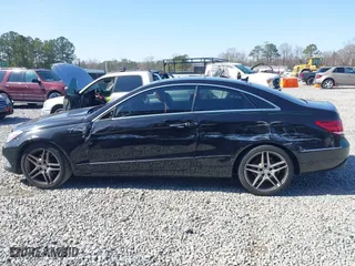 2014 Mercedes-Benz E-Class E 350 with VIN WDDKJ5KBXEF248011, listed as a IAAI auction lot 41566643 with 120,108 mi miles. Bid and sale history available at carsss.com. Image 14.