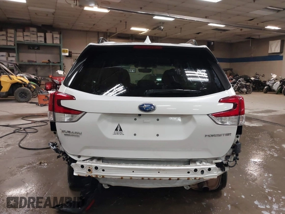 2019 Subaru Forester Premium with VIN JF2SKAGC3KH423315, listed as a IAAI auction lot 41216364 with 105,019 mi miles. Bid and sale history available at carsss.com. Image 17.