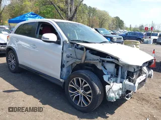 2018 Mitsubishi Outlander SE z VIN JA4AP3AW3JU011695, wystawiony jako IAAI lot #42144112 z przebiegiem 69 228 mil mil oraz . Historia ofert i sprzedaży dostępna na DreamBid. Obrazek 6.